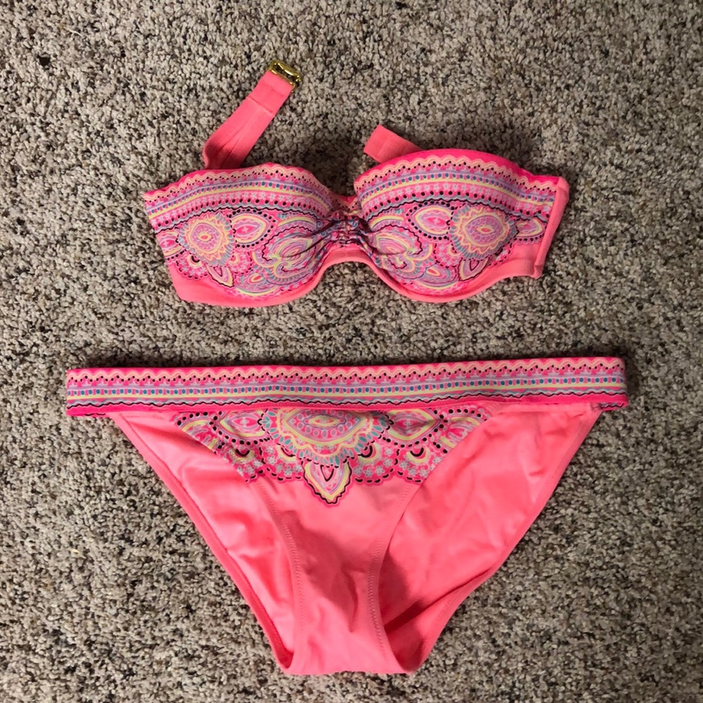 Victoria Secret bikini. Light/dark pinks.